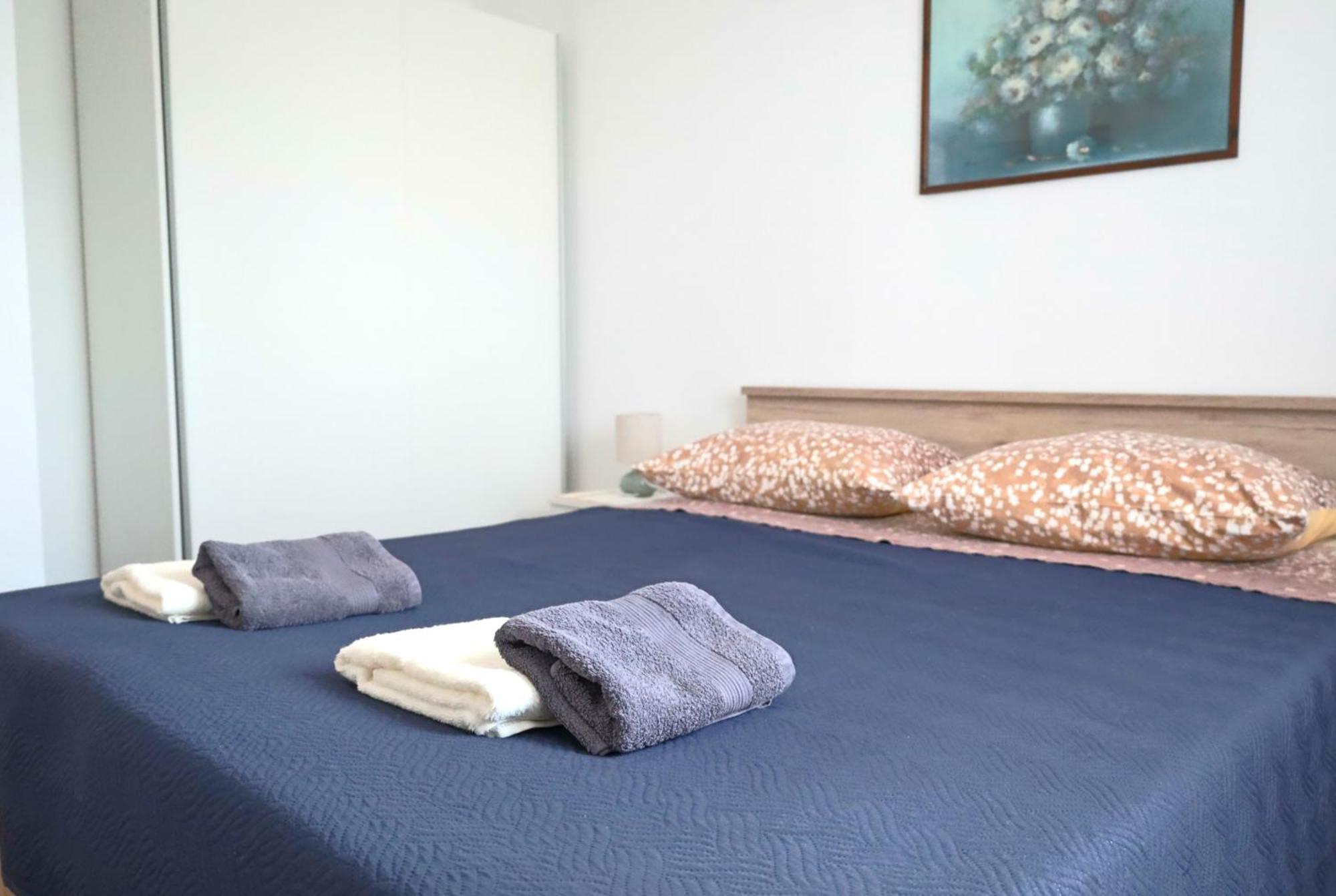Apartment Zita With 1 Bedroom In Relaxing Surroundings Near Umag Exteriör bild