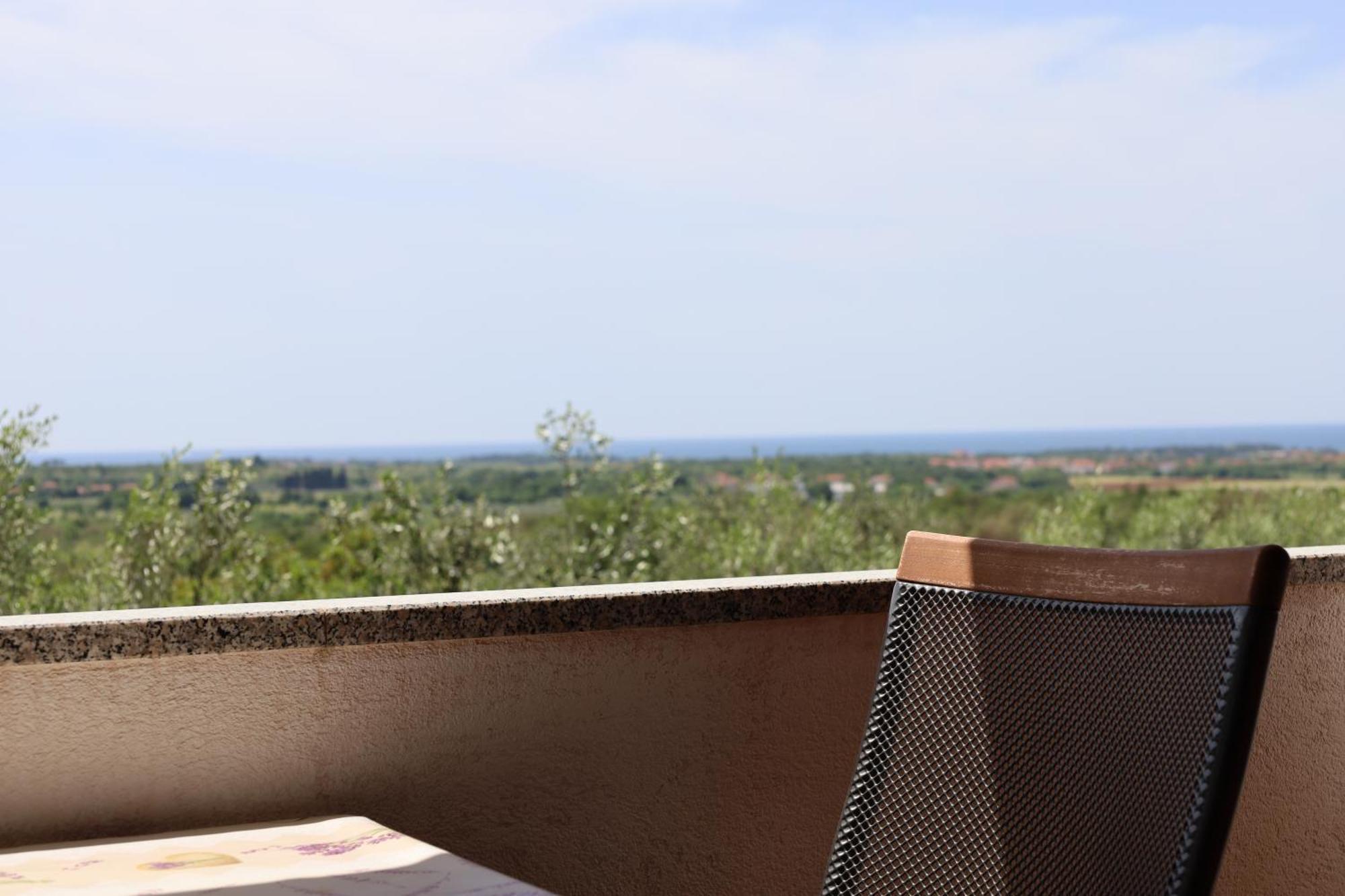 Apartment Zita With 1 Bedroom In Relaxing Surroundings Near Umag Exteriör bild