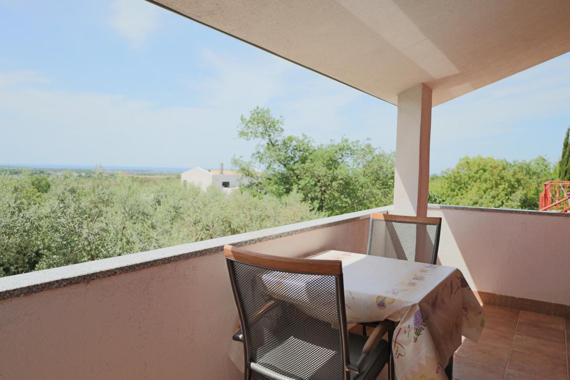 Apartment Zita With 1 Bedroom In Relaxing Surroundings Near Umag Exteriör bild