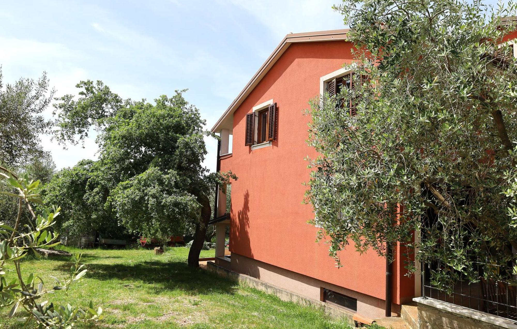 Apartment Zita With 1 Bedroom In Relaxing Surroundings Near Umag Exteriör bild