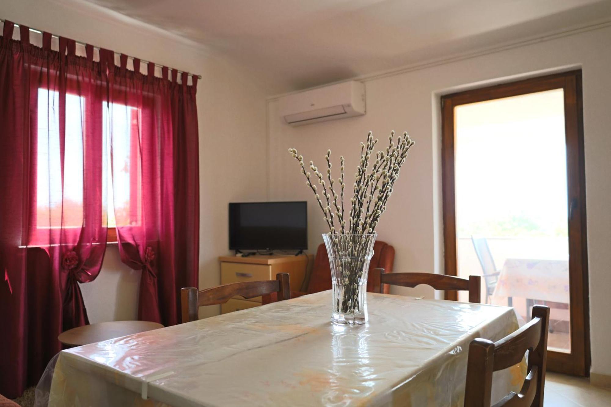Apartment Zita With 1 Bedroom In Relaxing Surroundings Near Umag Exteriör bild