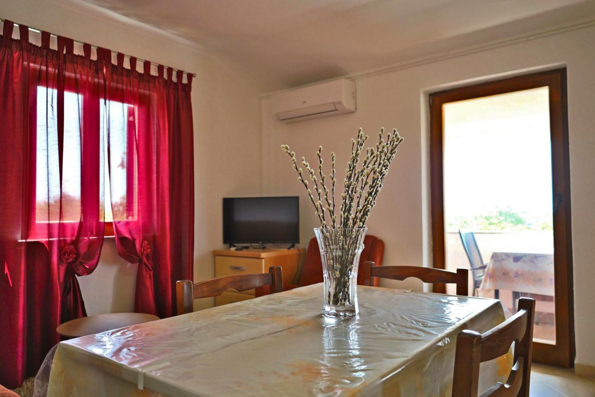 Apartment Zita With 1 Bedroom In Relaxing Surroundings Near Umag Exteriör bild