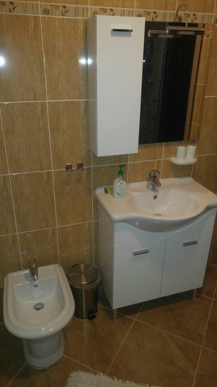 Apartment Zita With 1 Bedroom In Relaxing Surroundings Near Umag Exteriör bild