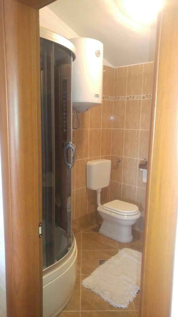 Apartment Zita With 1 Bedroom In Relaxing Surroundings Near Umag Exteriör bild