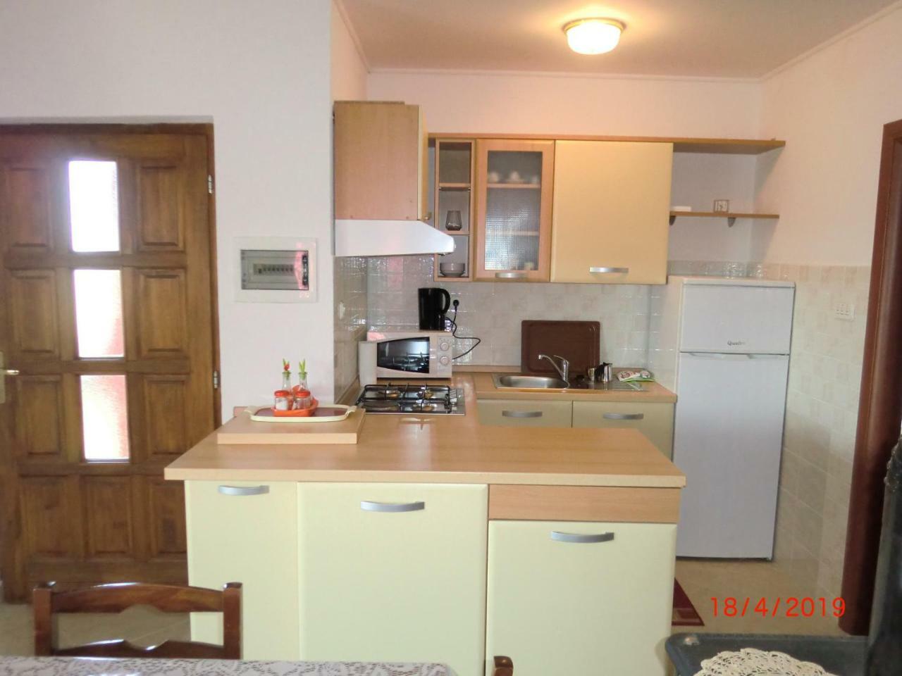Apartment Zita With 1 Bedroom In Relaxing Surroundings Near Umag Exteriör bild